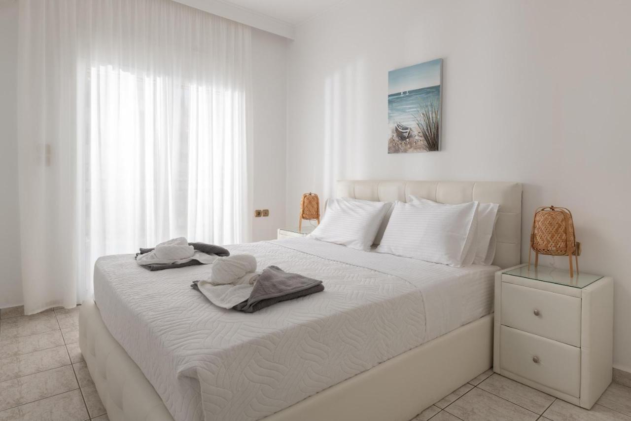White&Blue Luxury Suites Ialysos  Dış mekan fotoğraf