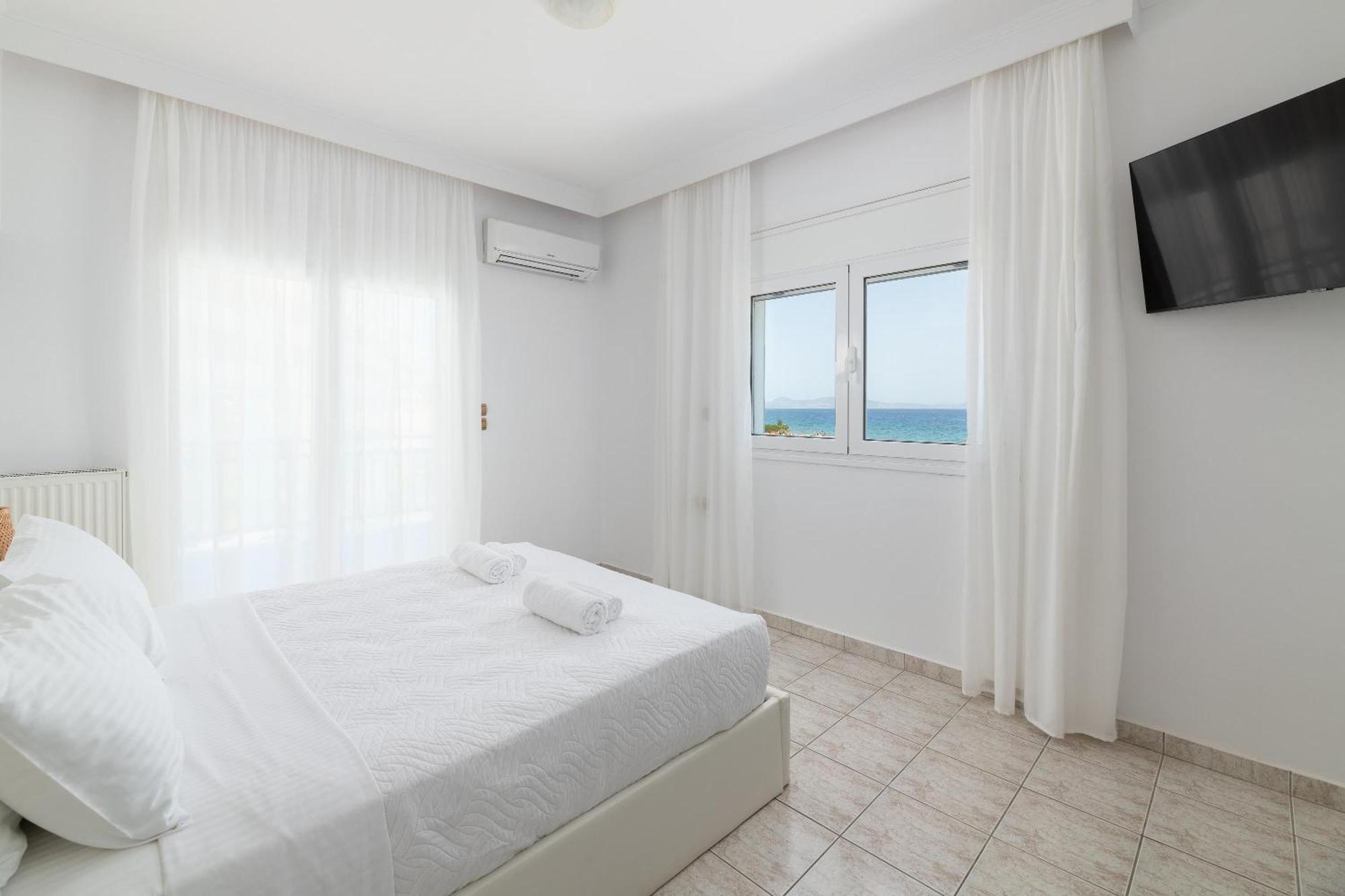 White&Blue Luxury Suites Ialysos  Dış mekan fotoğraf