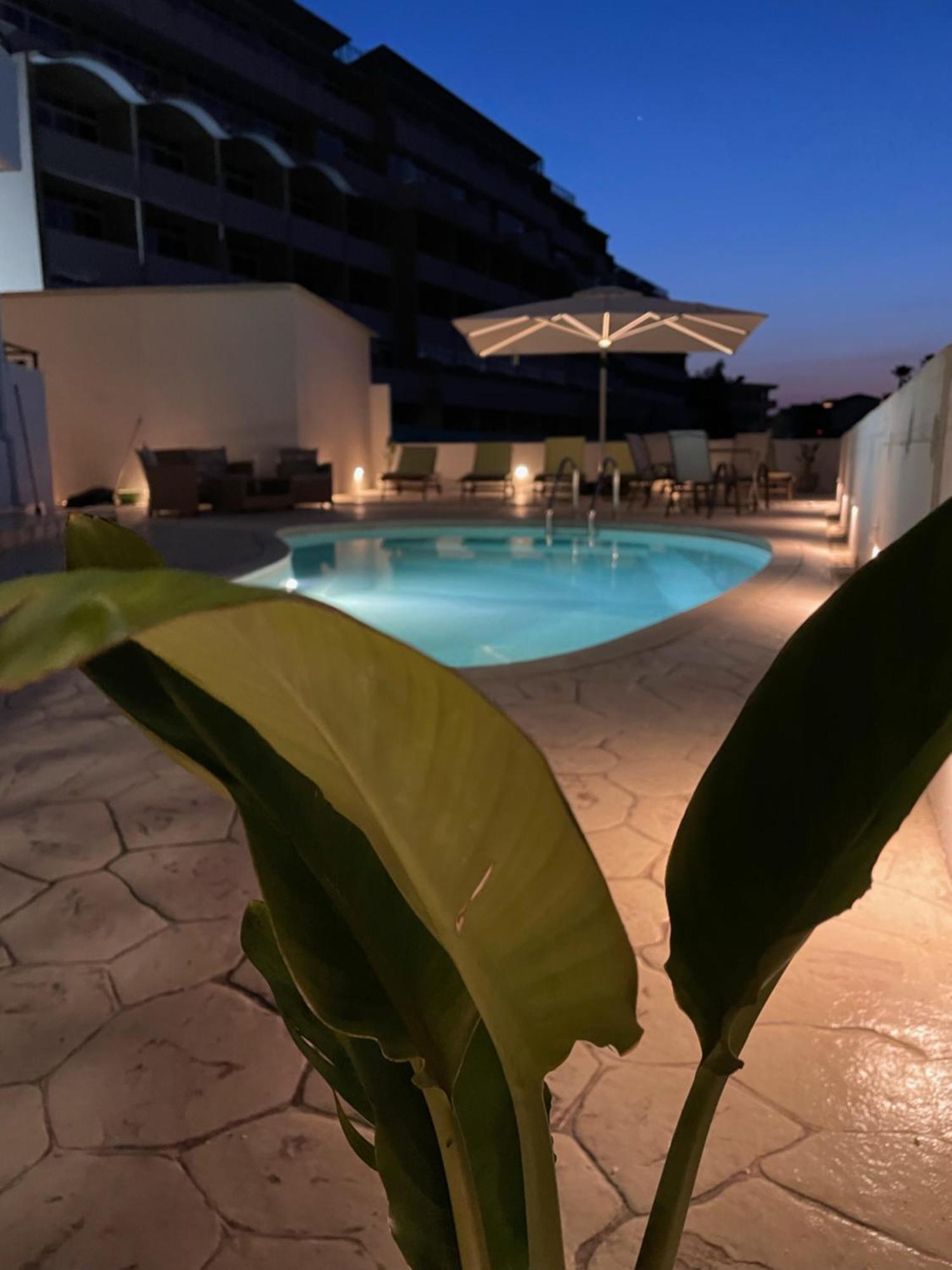 White&Blue Luxury Suites Ialysos  Dış mekan fotoğraf